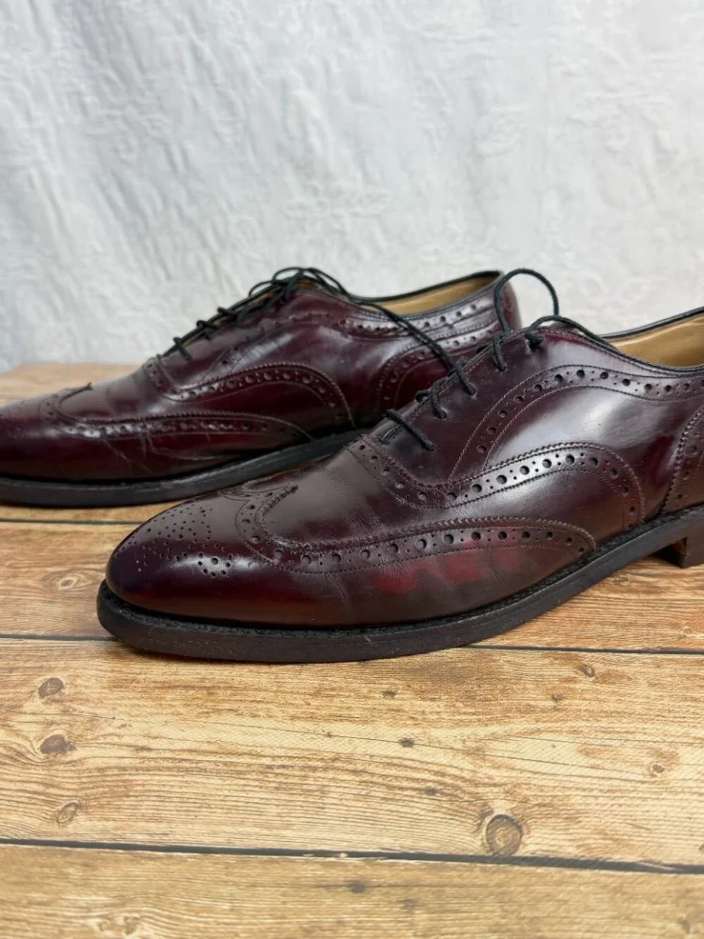 Johnston & Murphy Men's Size 10 Burgundy Brown Leather Wingtip Oxford Dress